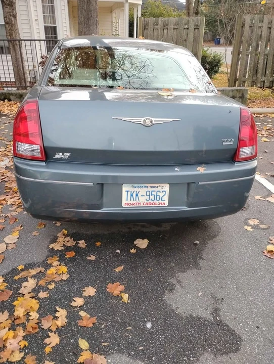 2005 Chrysler 300 (2005-2023) - Image 2 of 8