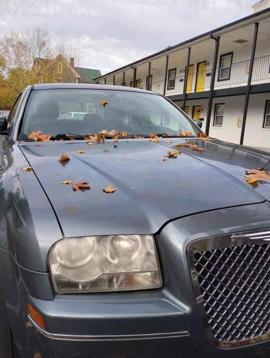2005 Chrysler 300 (2005-2023) - Image 5 of 8