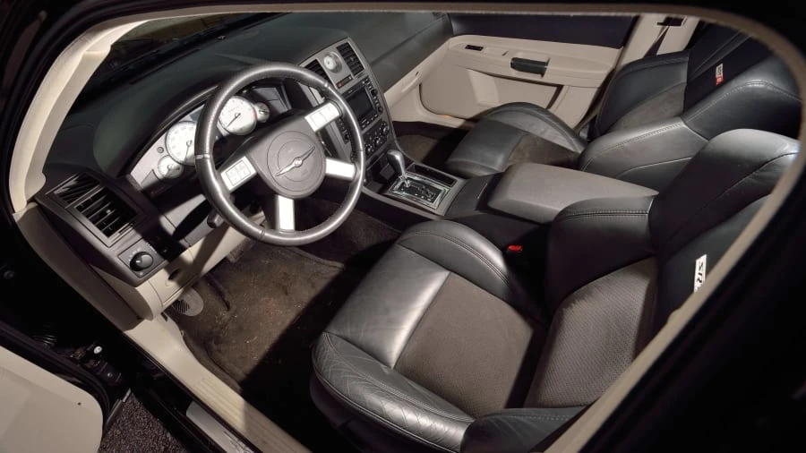 2005 Chrysler 300 (2005-2023) - Image 4 of 12