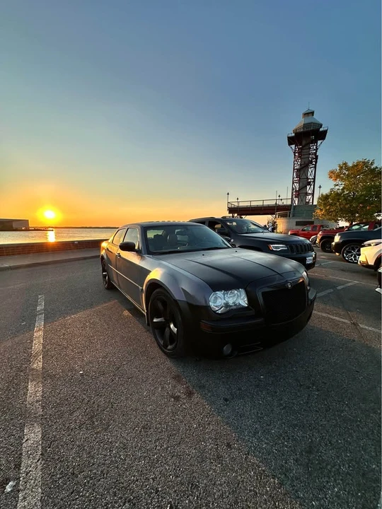 2005 Chrysler 300 (2005-2023) - Image 5 of 7