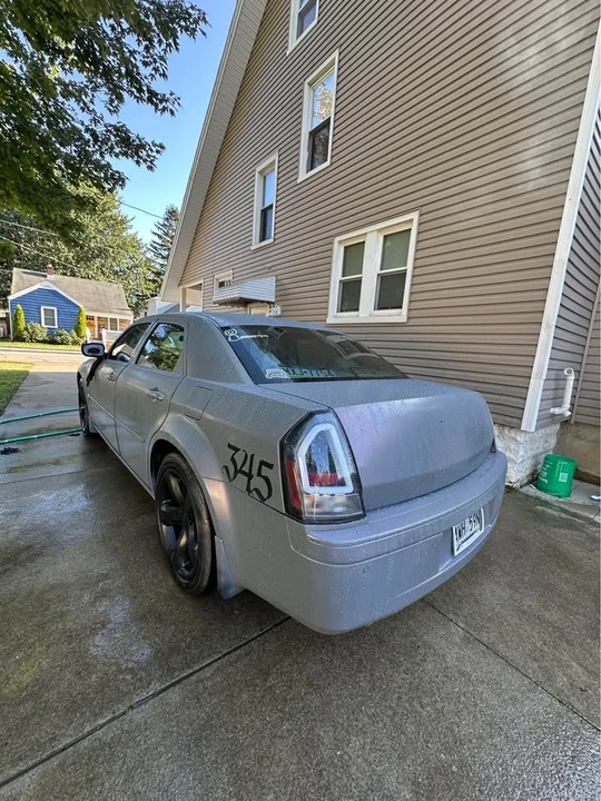 2005 Chrysler 300 (2005-2023) - Image 4 of 7
