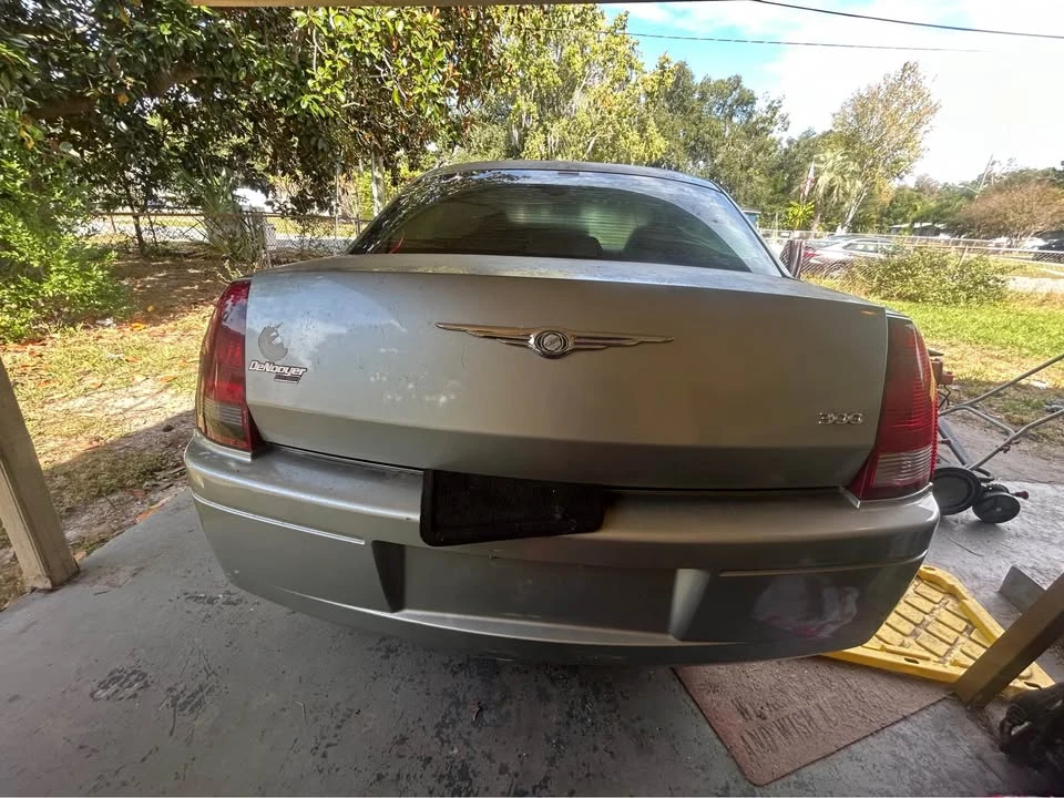 2005 Chrysler 300 (2005-2023) - Image 4 of 4