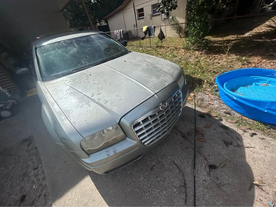 2005 Chrysler 300 (2005-2023) - Image 2 of 4