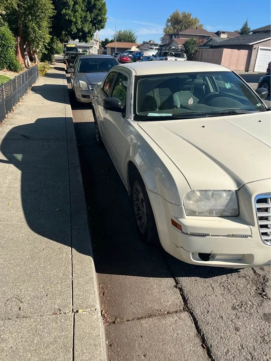 2005 Chrysler 300 (2005-2023) - Image 3 of 6