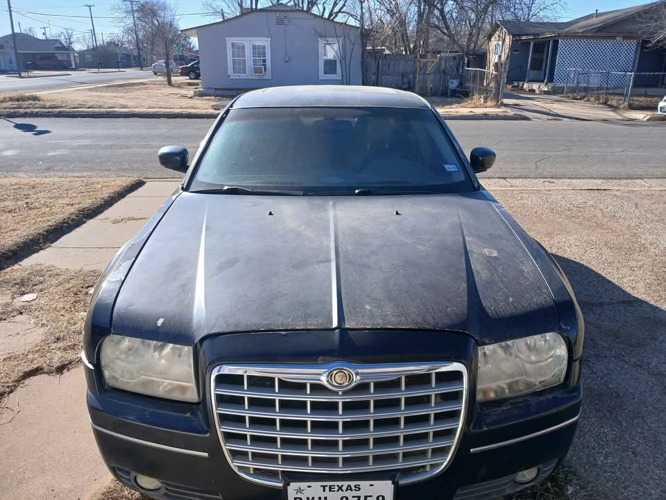 2005 Chrysler 300 (2005-2023) - Image 2 of 4