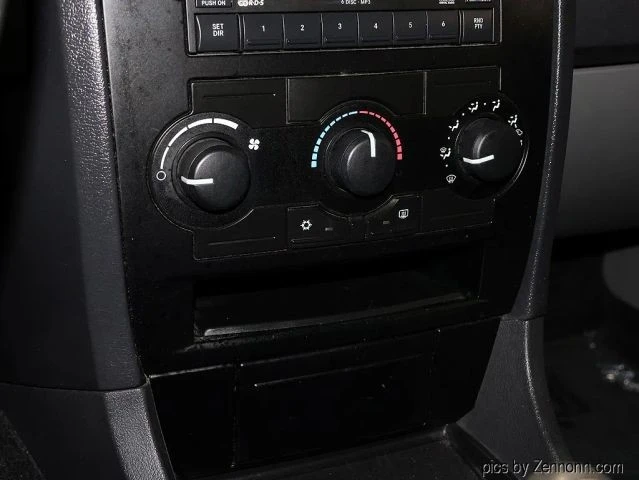 2005 Chrysler 300 (2005-2023) - Image 20 of 21