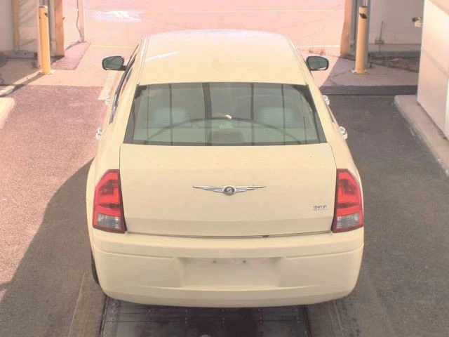 2005 Chrysler 300 (2005-2023) - Image 4 of 8