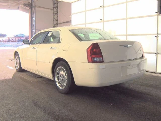 2005 Chrysler 300 (2005-2023) - Image 5 of 8