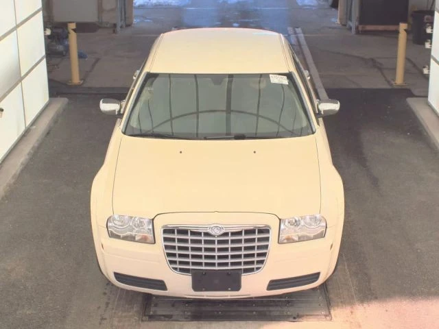 2005 Chrysler 300 (2005-2023) - Image 2 of 8