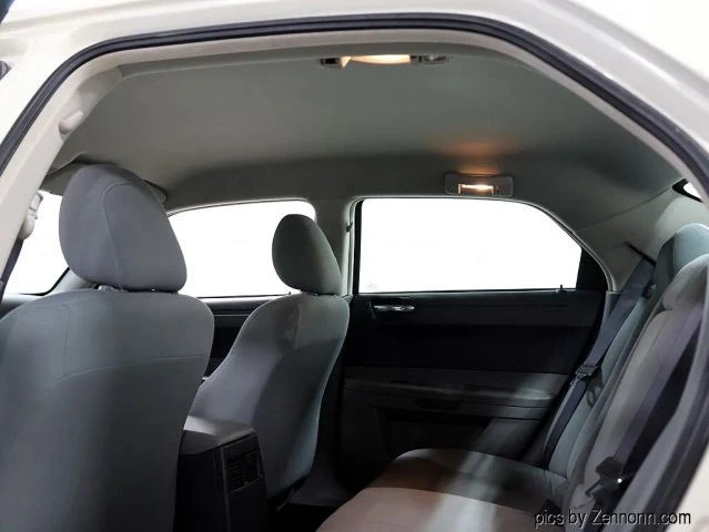 2005 Chrysler 300 (2005-2023) - Image 14 of 21