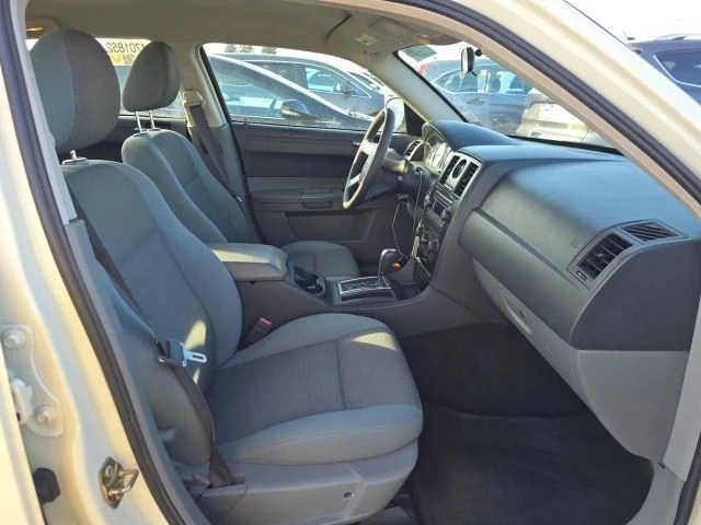 2005 Chrysler 300 (2005-2023) - Image 7 of 8