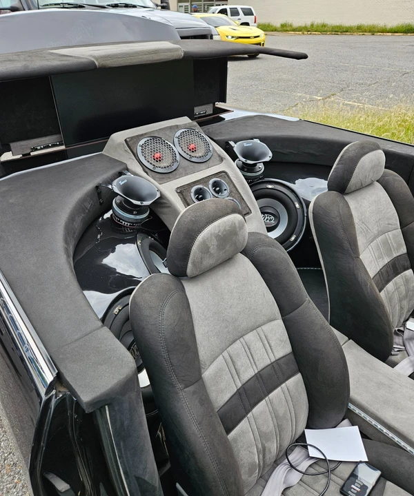2005 Chrysler - Image 14 of 23