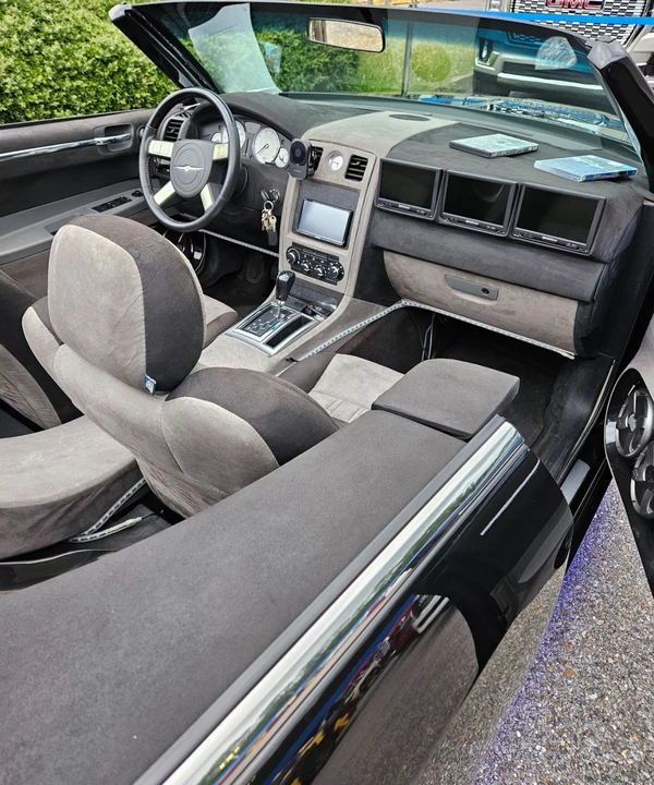 2005 Chrysler - Image 15 of 23