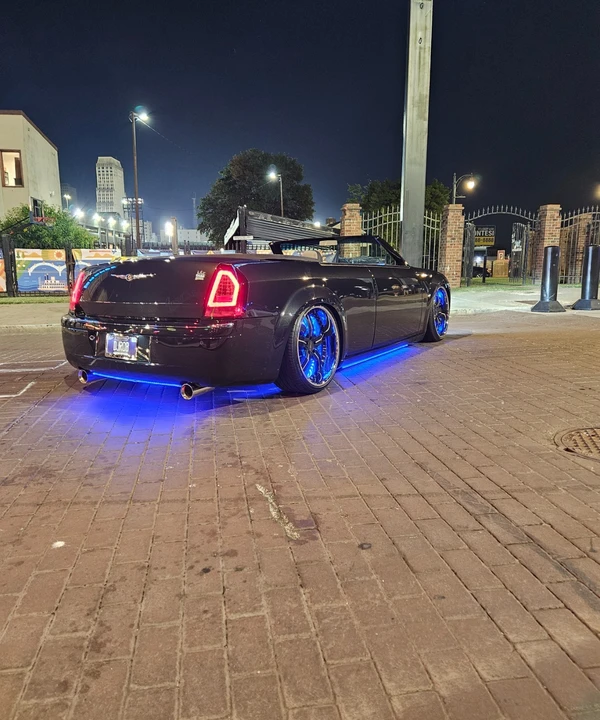 2005 Chrysler - Image 2 of 23