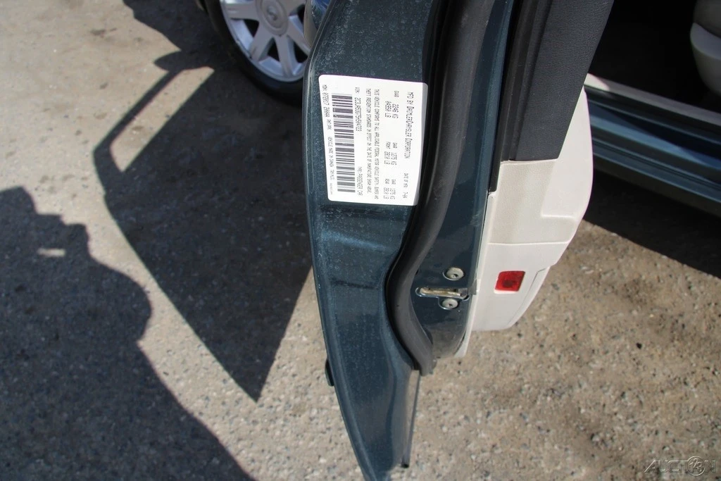 2005 Chrysler 300 (2005-2023) - Image 12 of 24