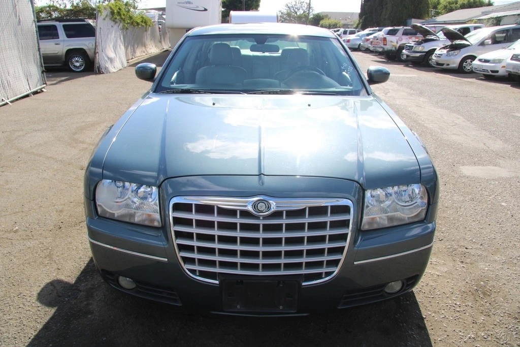 2005 Chrysler 300 (2005-2023) - Image 11 of 24