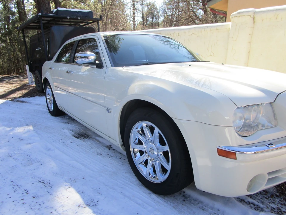 2005 Chrysler 300 (2005-2023) - Image 5 of 13