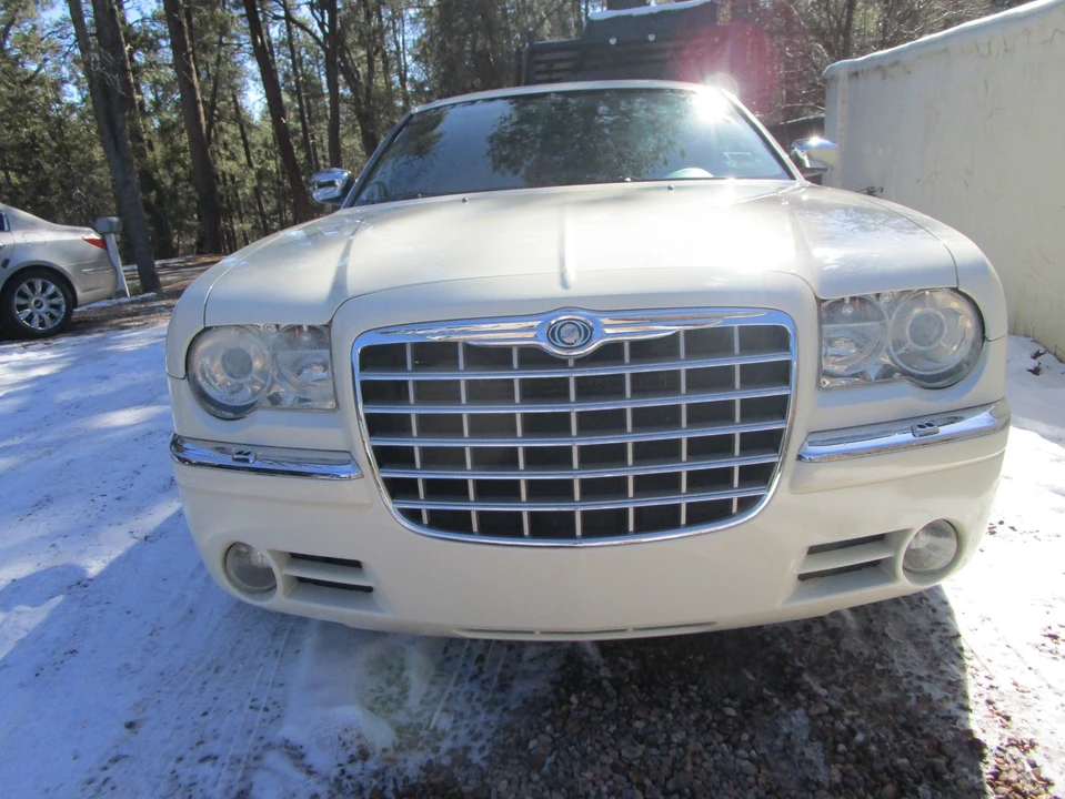 2005 Chrysler 300 (2005-2023) - Image 2 of 13