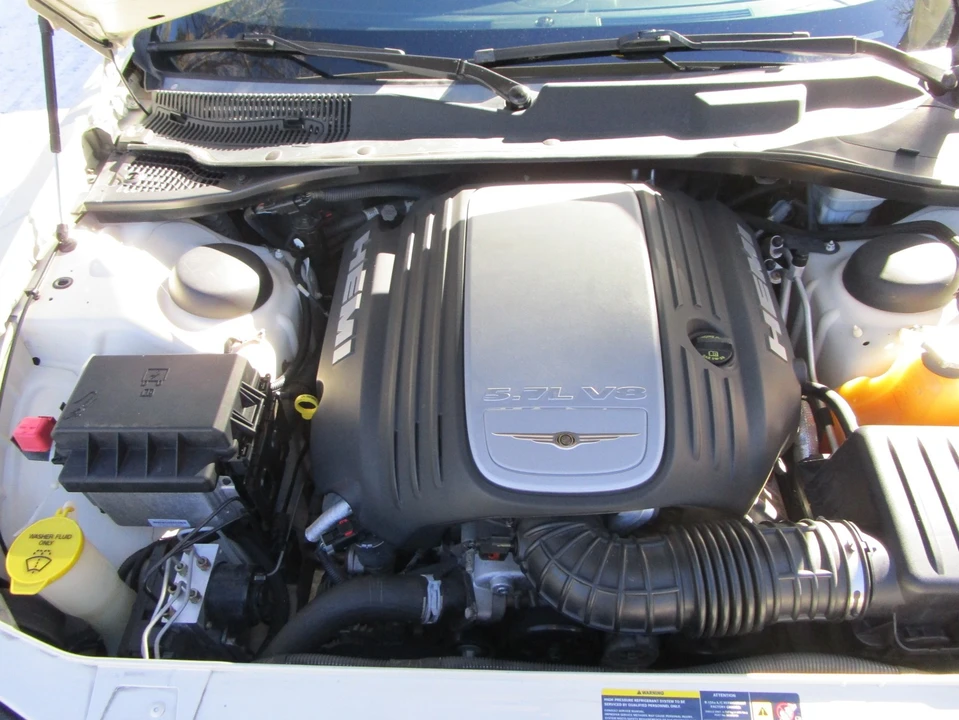 2005 Chrysler 300 (2005-2023) - Image 12 of 13