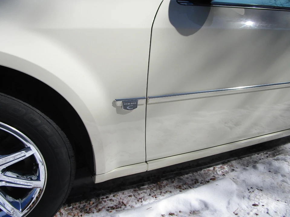 2005 Chrysler 300 (2005-2023) - Image 4 of 13