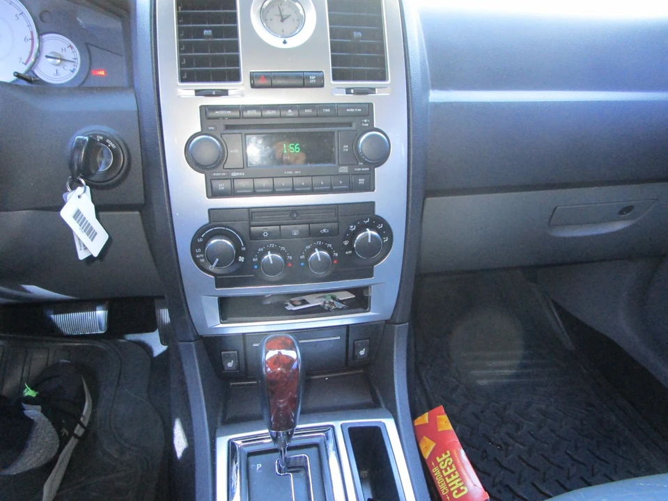 2005 Chrysler 300 (2005-2023) - Image 11 of 13