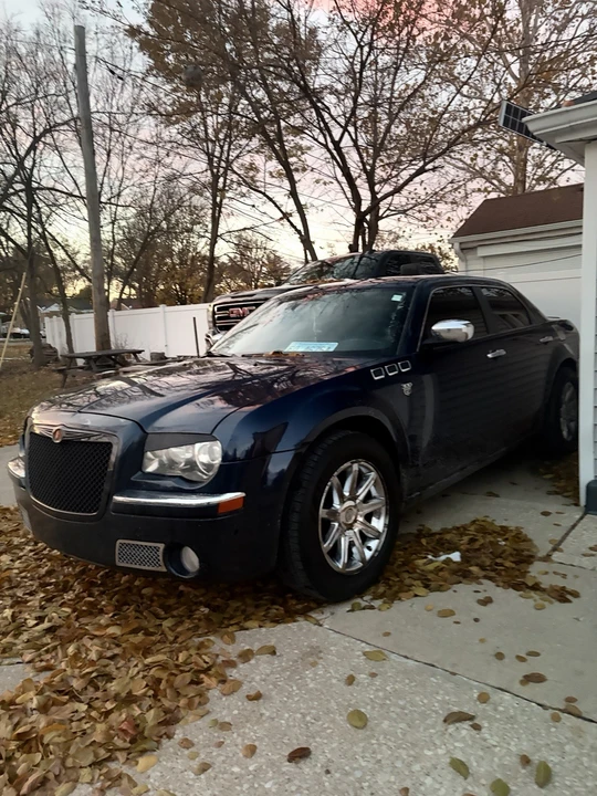 2005 Chrysler 300 (2005-2023) - Image 2 of 8