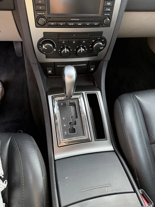 2005 Chrysler 300 (2005-2023) - Image 10 of 28