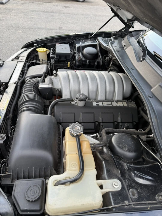 2005 Chrysler 300 (2005-2023) - Image 28 of 28