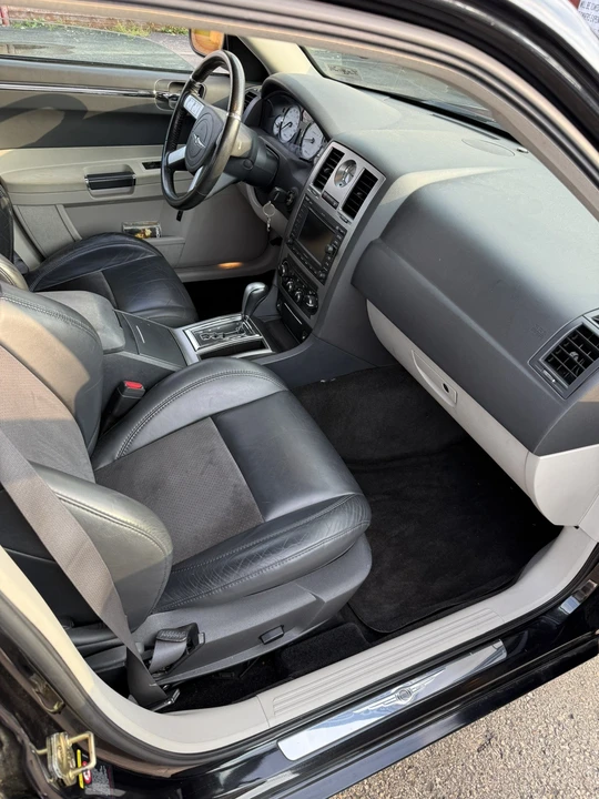 2005 Chrysler 300 (2005-2023) - Image 22 of 28