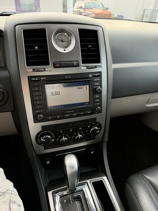 2005 Chrysler 300 (2005-2023) - Image 25 of 28