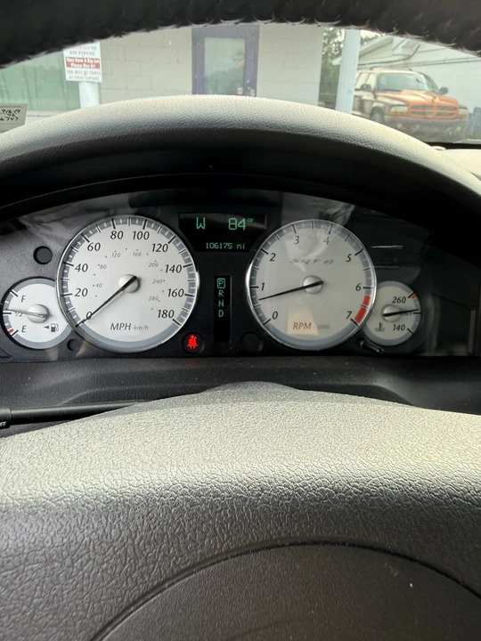 2005 Chrysler 300 (2005-2023) - Image 8 of 28