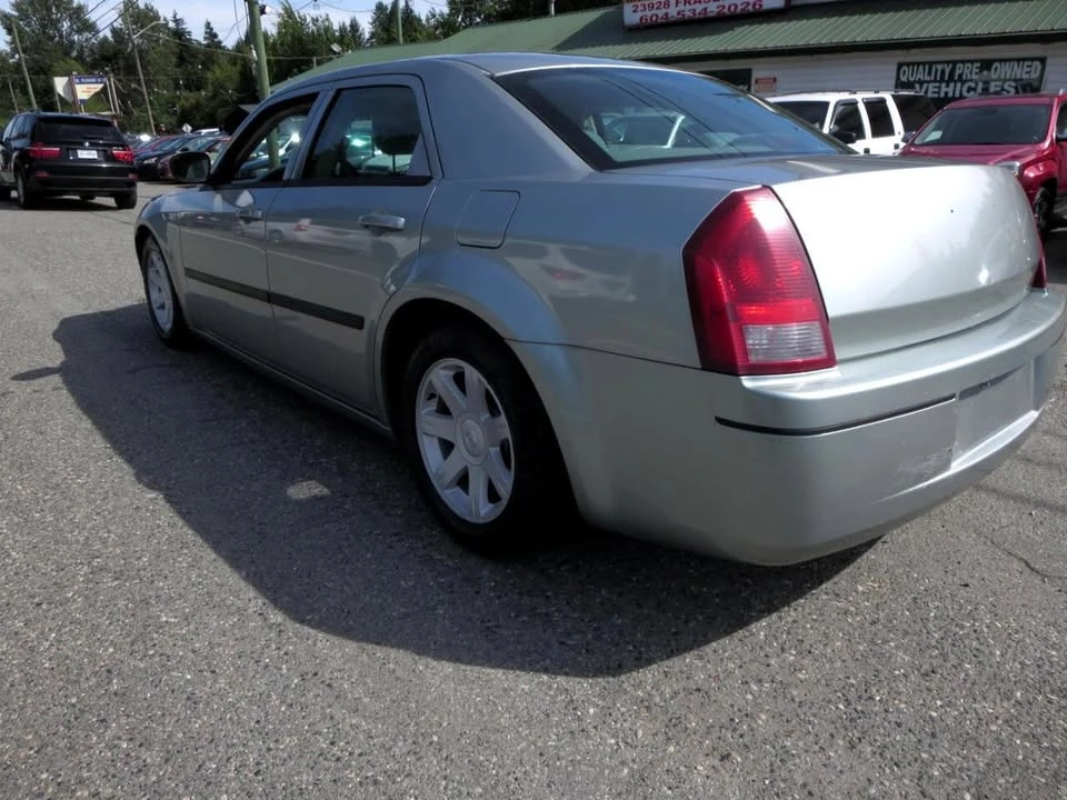 2005 Chrysler 300 (2005-2023) - Image 4 of 14