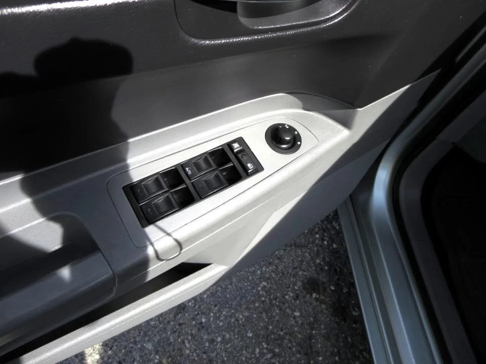 2005 Chrysler 300 (2005-2023) - Image 8 of 14