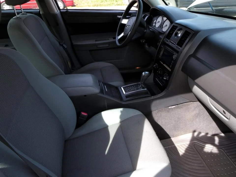2005 Chrysler 300 (2005-2023) - Image 14 of 14