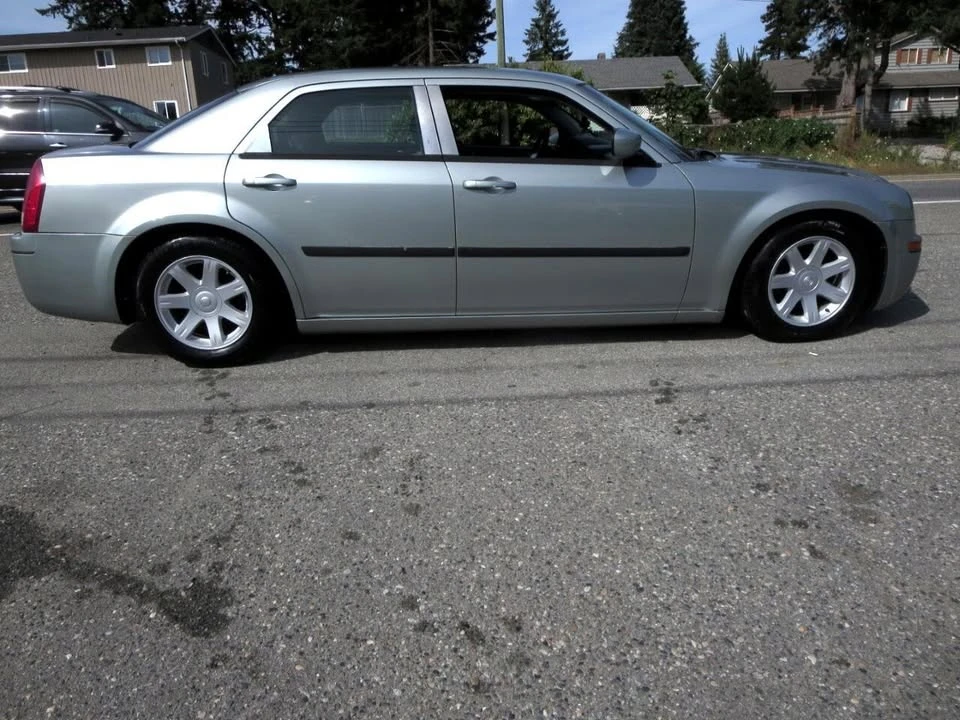 2005 Chrysler 300 (2005-2023) - Image 2 of 14