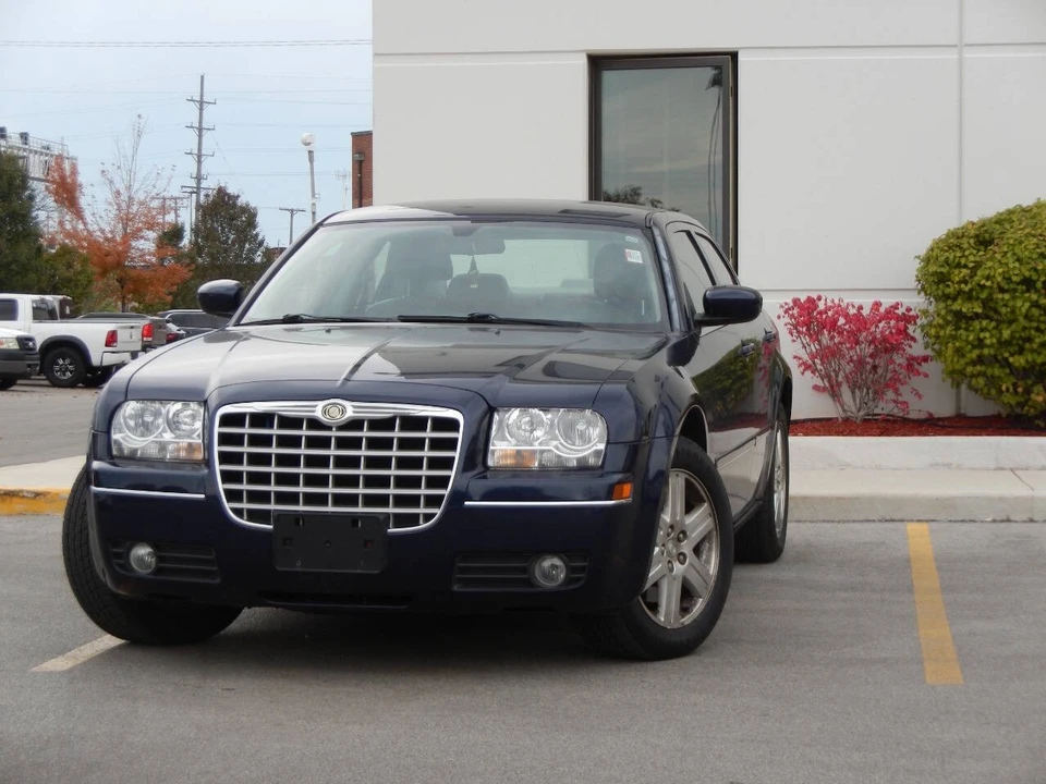 2005 Chrysler 300 (2005-2023) - Image 3 of 12