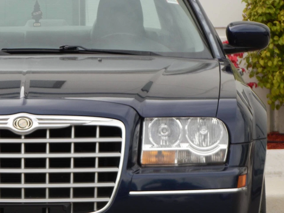 2005 Chrysler 300 (2005-2023) - Image 8 of 21