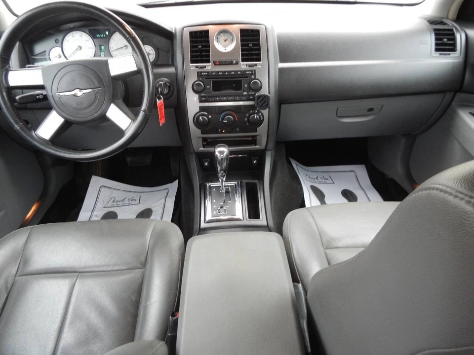 2005 Chrysler 300 (2005-2023) - Image 2 of 12