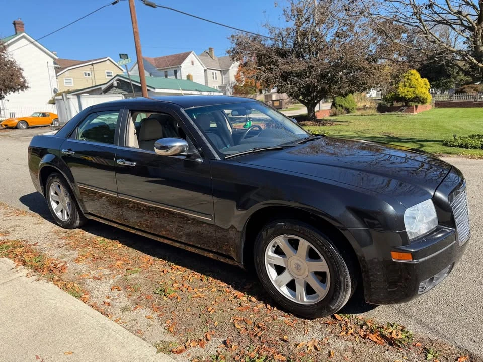 2005 Chrysler 300 (2005-2023) - Image 5 of 6