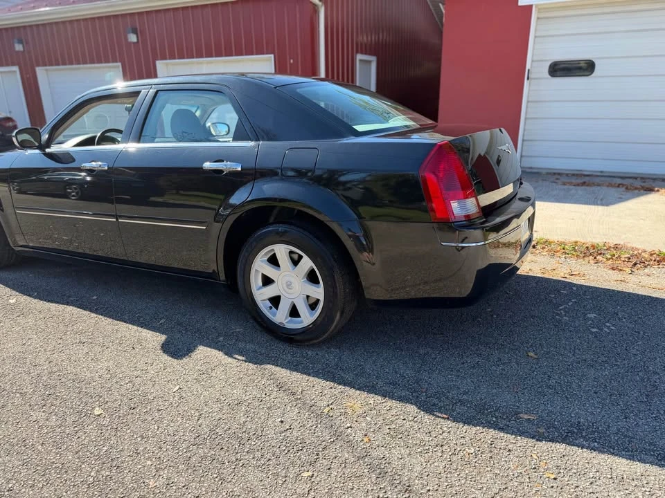 2005 Chrysler 300 (2005-2023) - Image 3 of 6