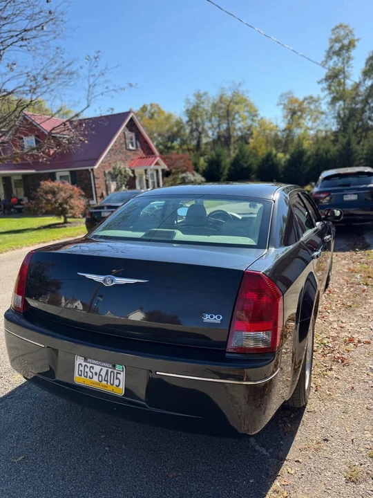 2005 Chrysler 300 (2005-2023) - Image 4 of 6