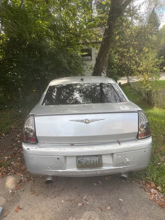 2005 Chrysler 300 (2005-2023) - Image 3 of 3