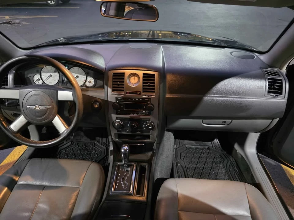 2005 Chrysler 300 (2005-2023) - Image 11 of 19