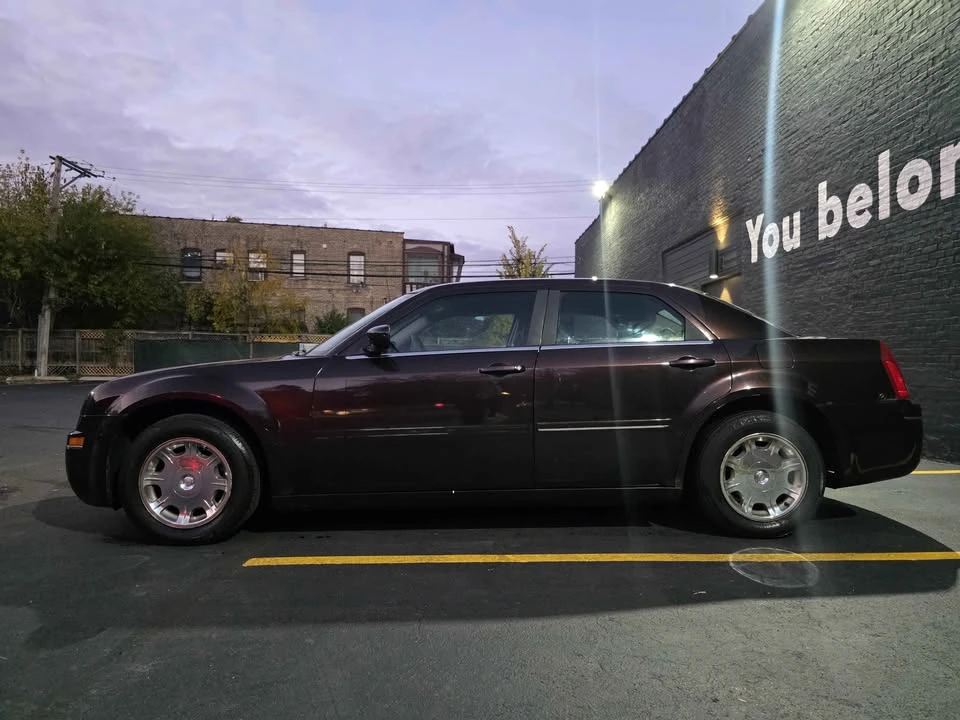 2005 Chrysler 300 (2005-2023) - Image 4 of 19