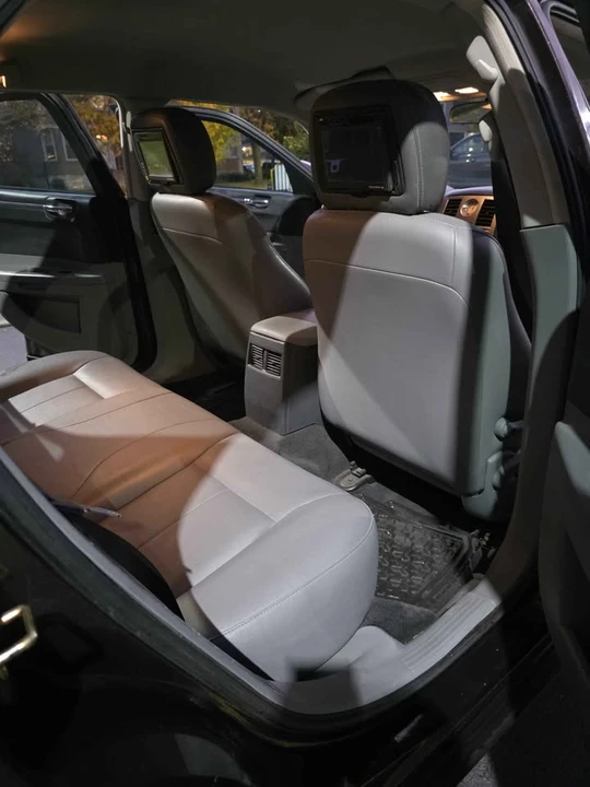 2005 Chrysler 300 (2005-2023) - Image 12 of 19