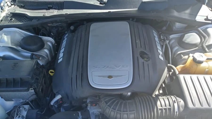 2005 Chrysler 300 (2005-2023) - Image 8 of 15