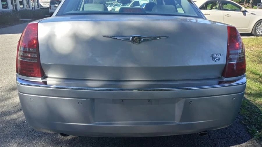 2005 Chrysler 300 (2005-2023) - Image 11 of 15