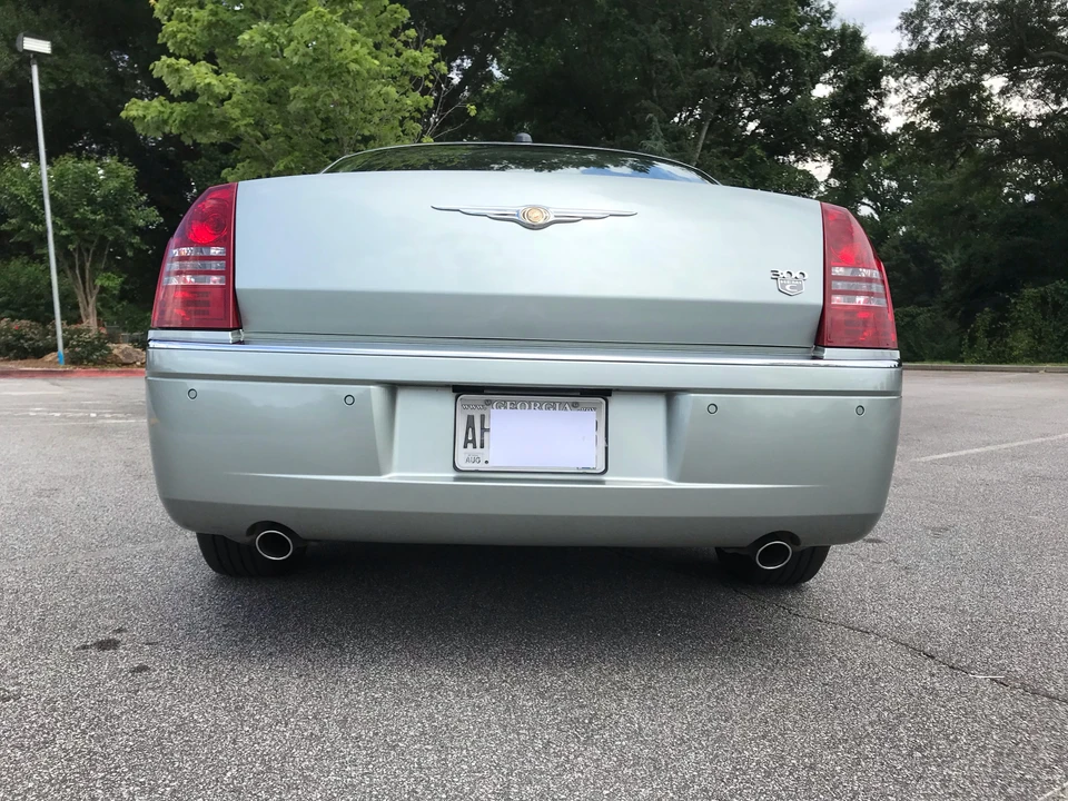 2005 Chrysler 300 (2005-2023) - Image 9 of 31