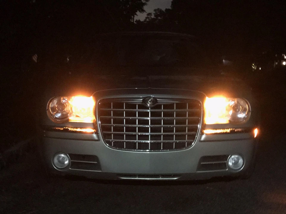 2005 Chrysler 300 (2005-2023) - Image 26 of 31