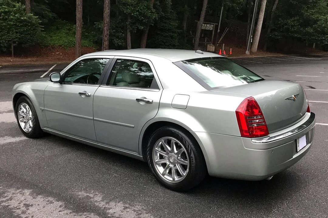 2005 Chrysler 300 (2005-2023) - Image 4 of 31
